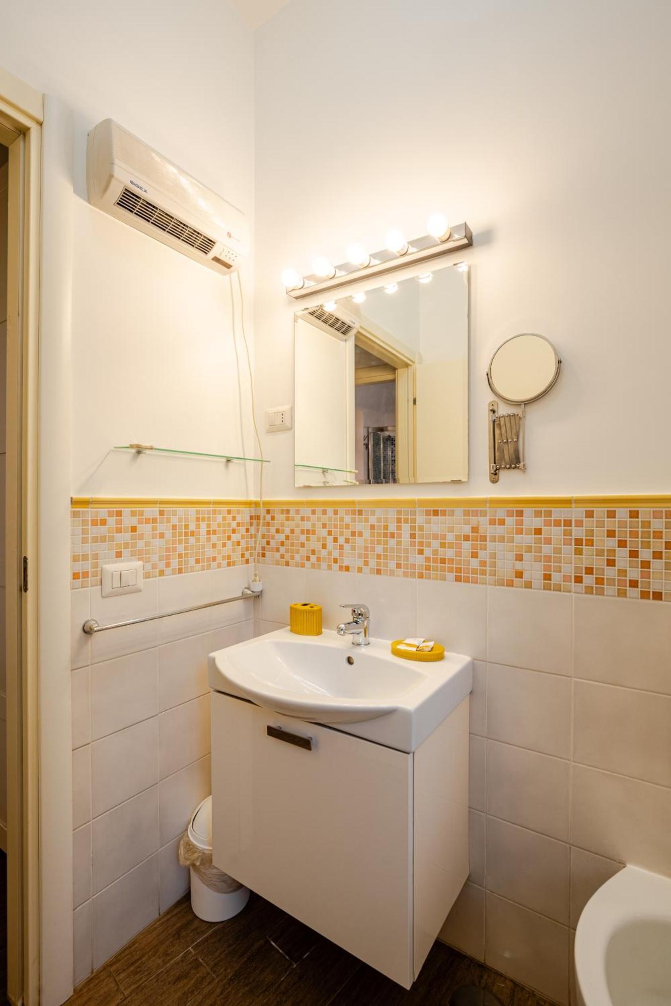 Con Terrazza Vicino San Pietro Apartment